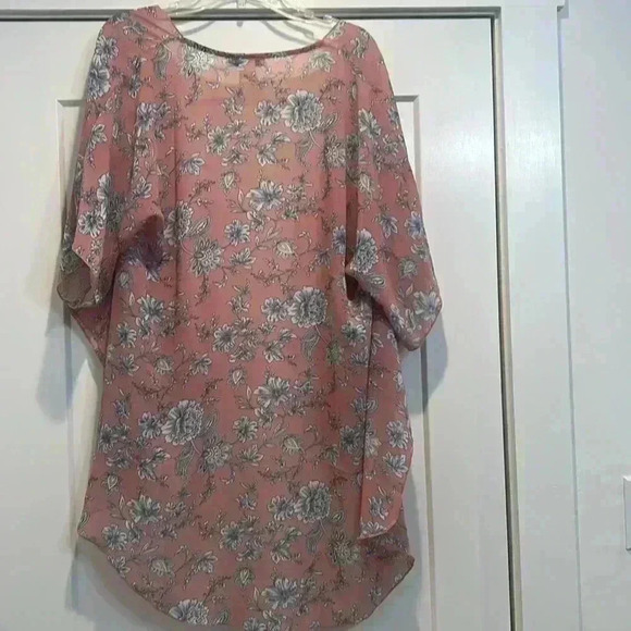 Emory Park pink with  blue flowers kimono size small in perfect condition. - Picture 9 of 9
